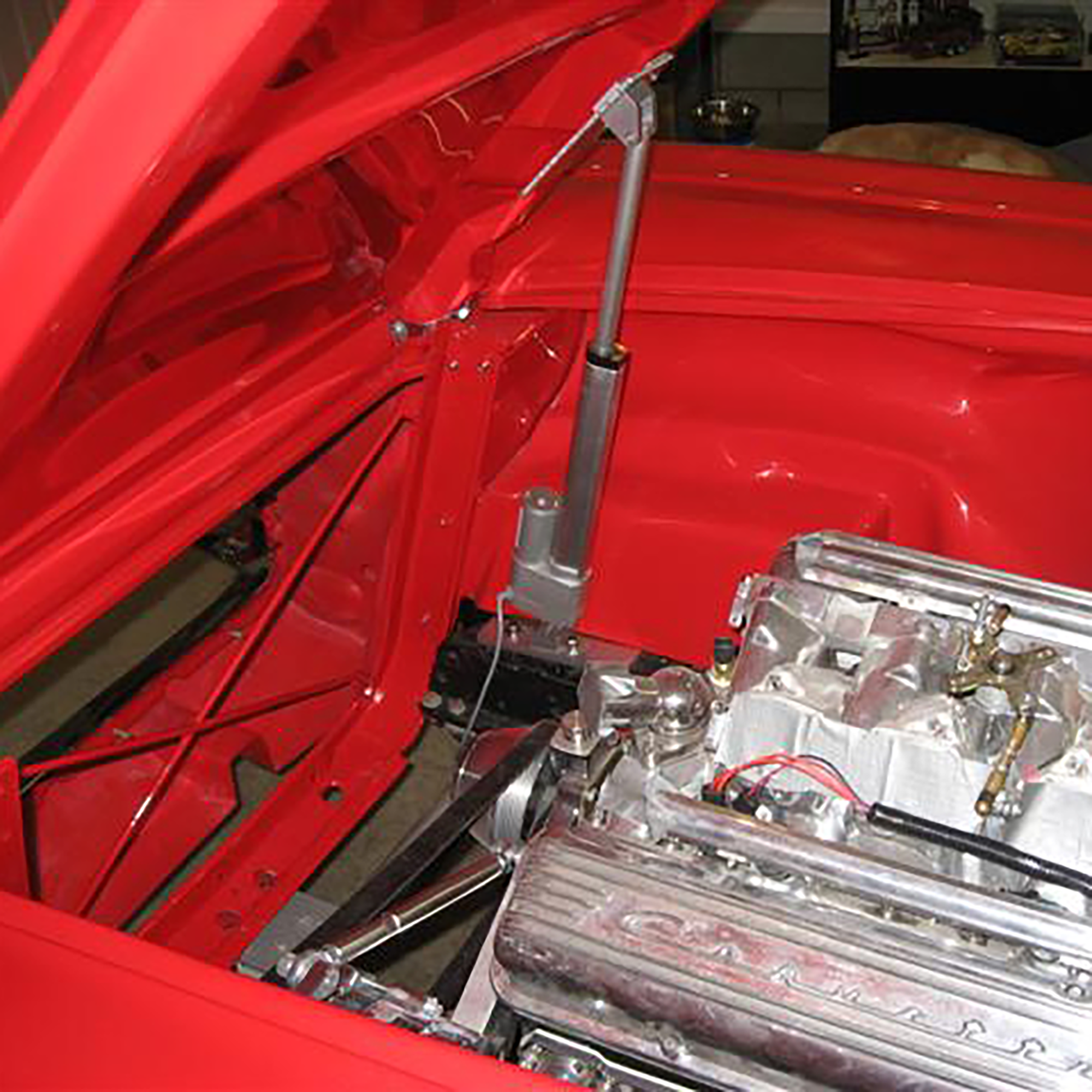 Linear Actuator Installed in Hood